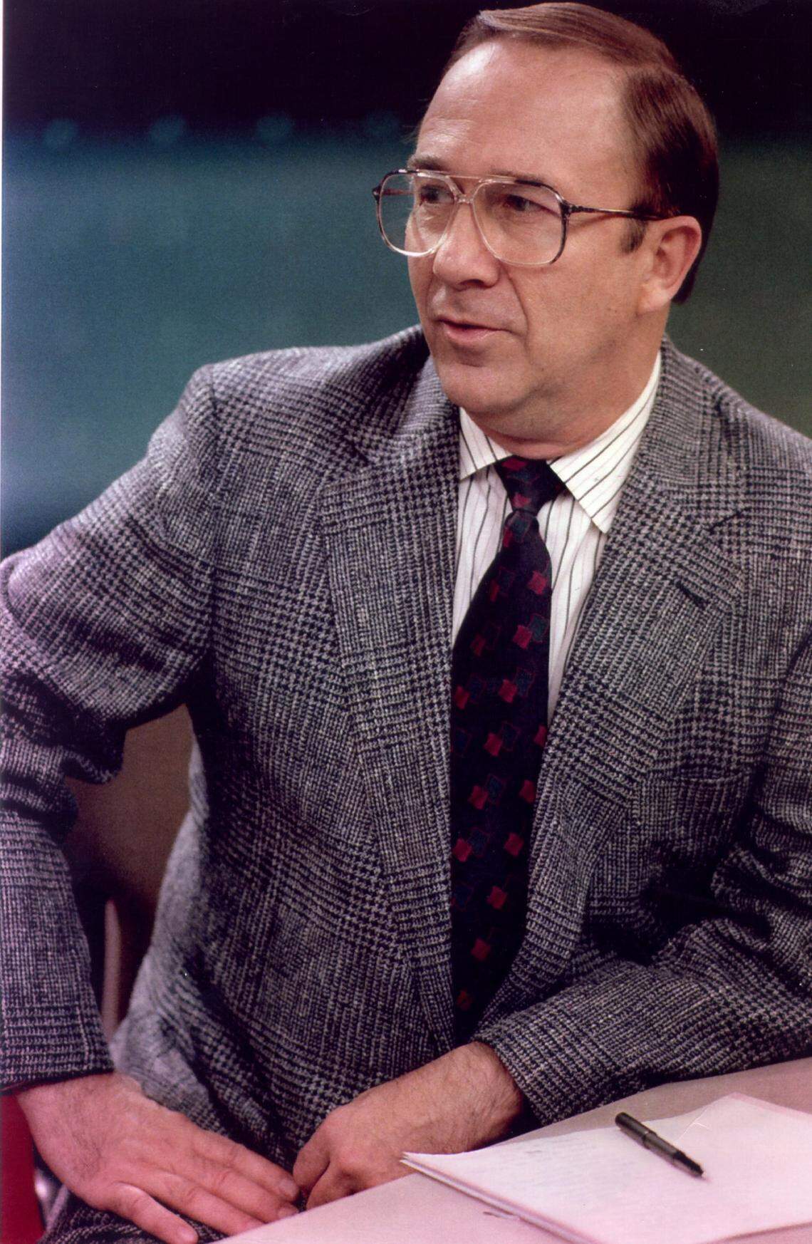 Dick Cable on the News10 set in 1991. 