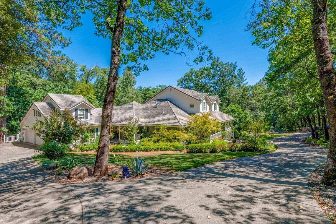 Camp Fire survivors Craig and Ginger Hauschildt purchased their dream home when they retired in 2016. A two-story, five-bedroom gated house with a warmed pool and hot tub, the Hauschildts described it as a Caribbean vacation resort.