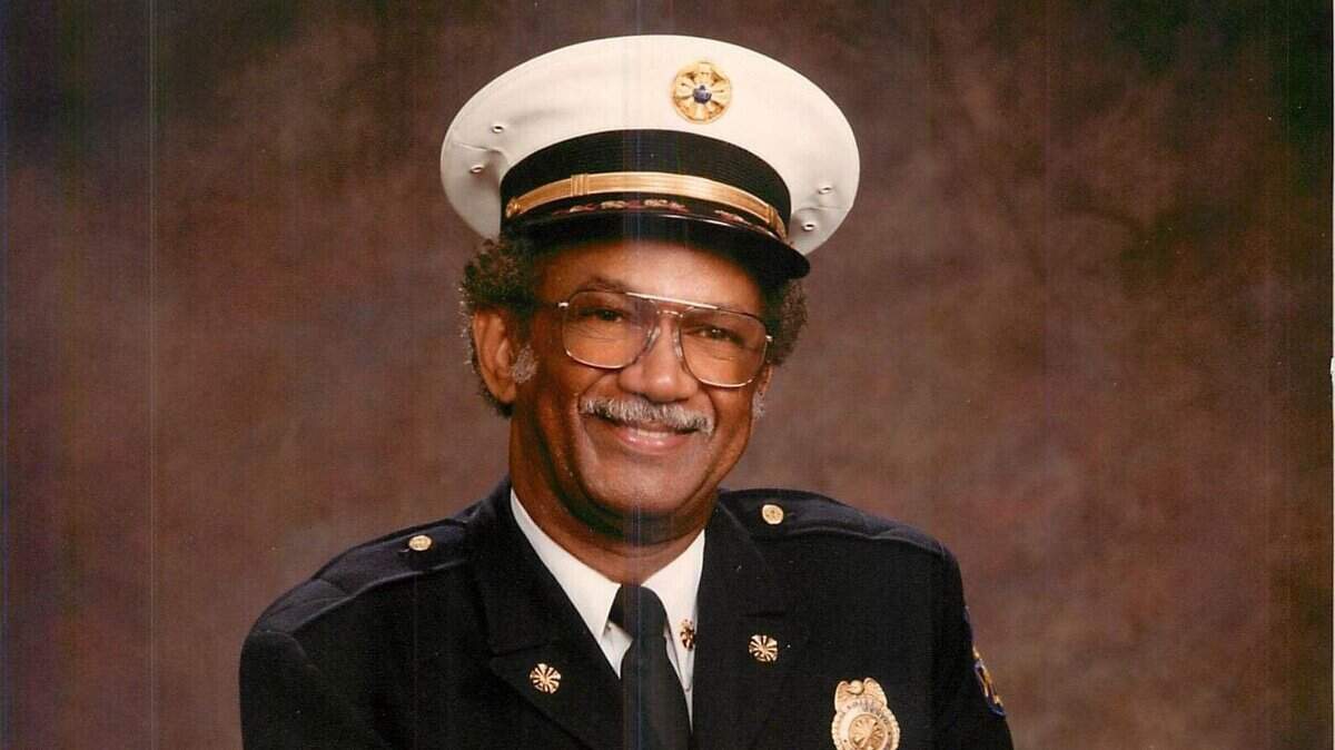 Ray Charles served as Sacramento’s fire chief from 1986 to 1988.