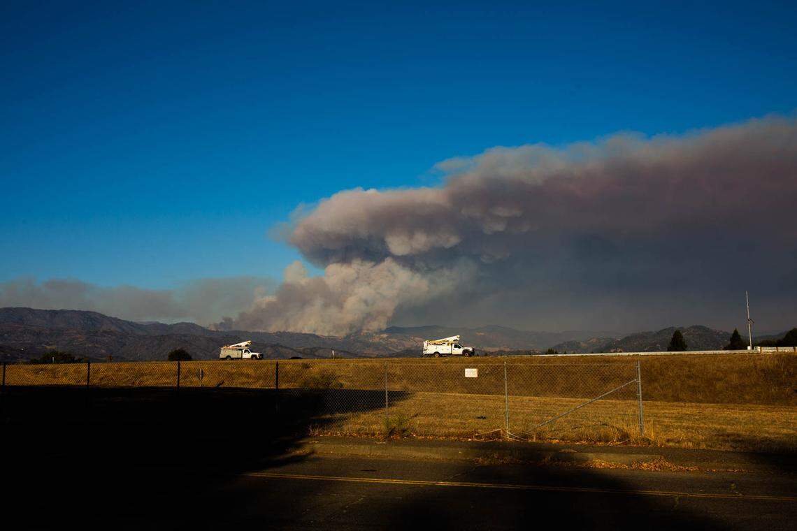 As of Sunday, more than 3,000 firefighters were battling the explosive Kincade Fire, and a broad swath of Sonoma County, from mountain to coast, was under evacuation orders. (Anna Maria Barry-Jester/KHN)