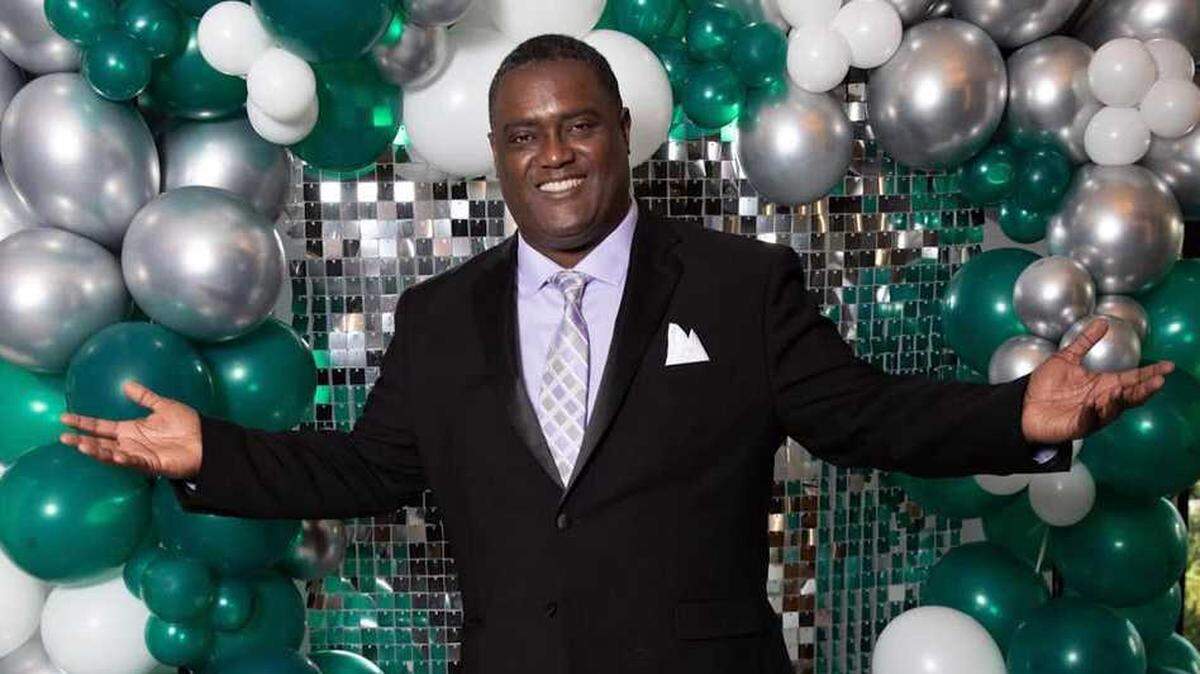 Alvin “Big Al” Sams, a popular force on Sacramento airwaves for a quarter-century and most recently a roving reporter for KMAX’s “Good Day Sacramento,” died at the age of 55, the TV station announced Tuesday.