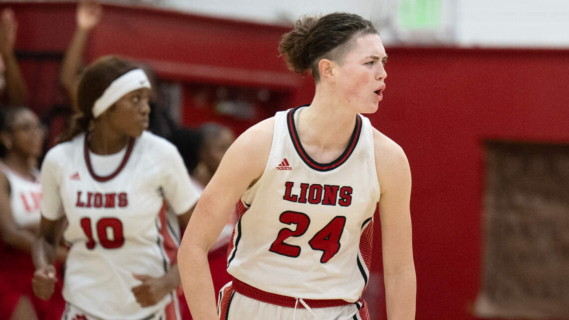 Girls basketball playoffs: McClatchy withstands Folsom, knee scare for star player