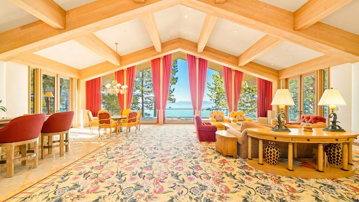The Lakeshore Boulevard estate has a beautiful great room.