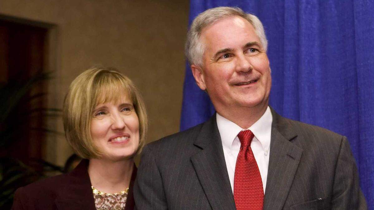 Rep. Tom McClintock is seen with his wife, Lori, at an election night party in 2008. Lori McClintock died in December from what the Coroner’s Office said was complications from ingesting white mulberry leaf.