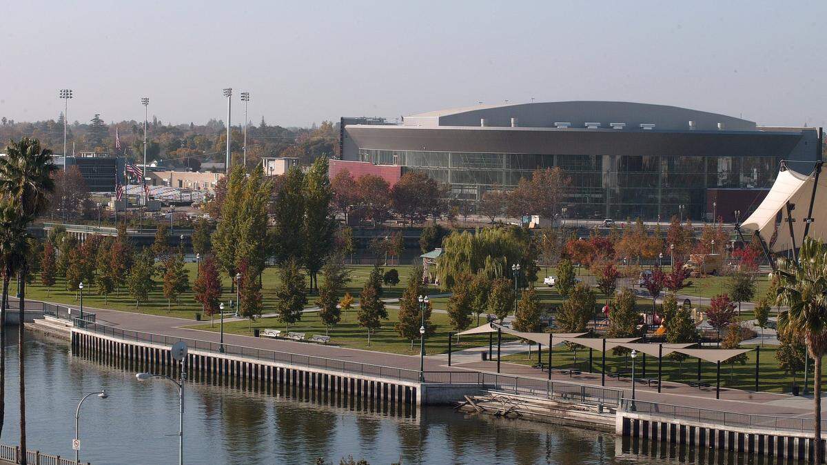 The Stockton Kings, the Sacramento Kings' new G-League affiliate, will play at the Stockton Arena after the Stockton City Council unanimously approved a contract April 17 to house the team.