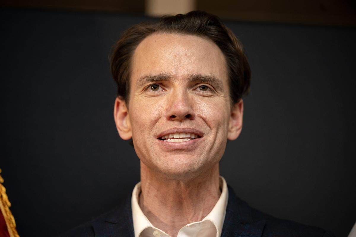 Independent congressional candidate Kevin Kiley addresses supporters at Fourscore Coffee in Roseville on primary election night, Tuesday, June 2, 2026.