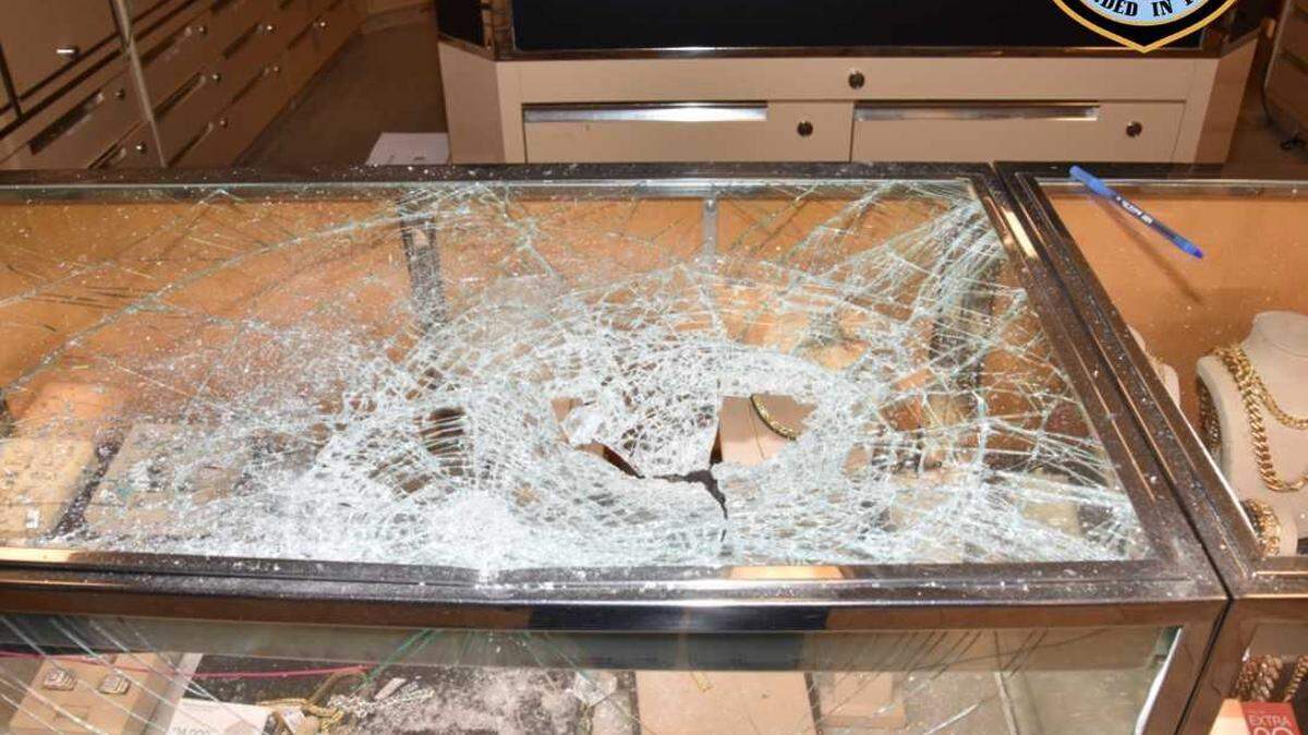 The Sacramento Police Department arrested a 27-year-old man accused of stealing about $30,000 worth of jewels from a business on Arden Way.