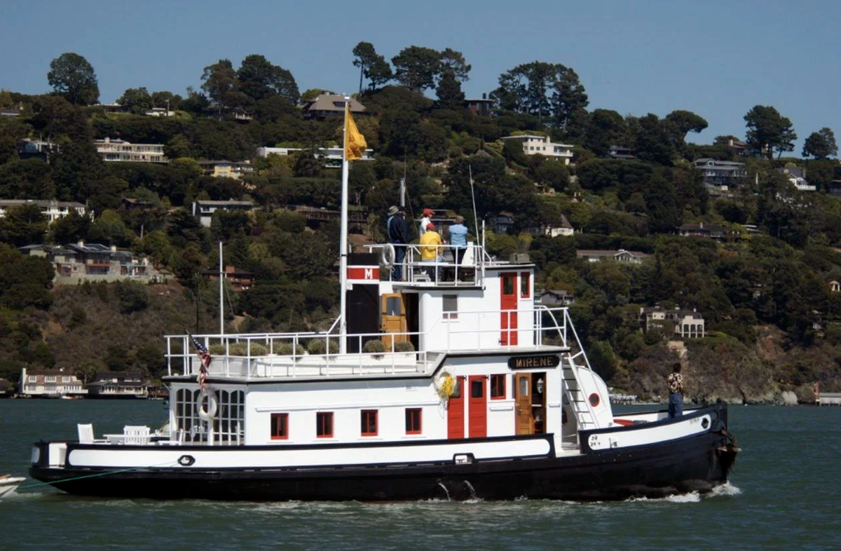 Stewart Brand’s houseboat makes its way pass the San Francisco city of Belvedere.