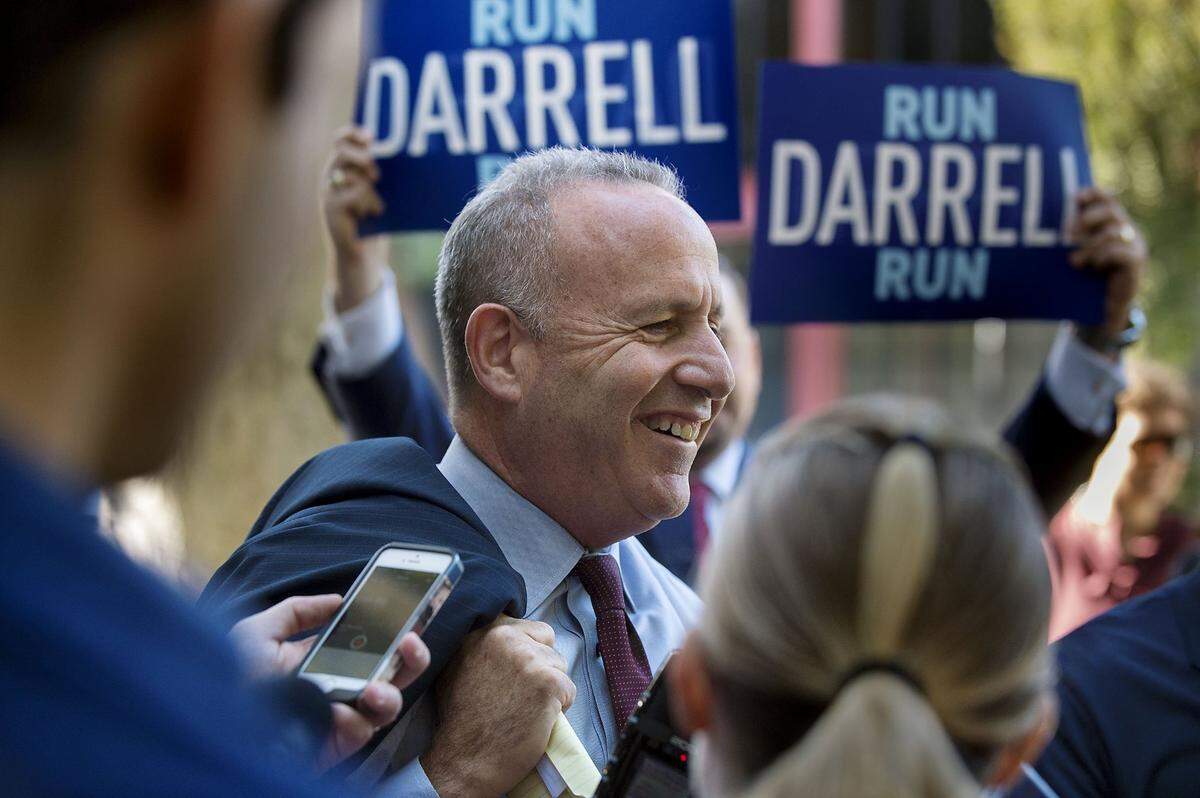 Former California Senate President pro Tempore Darrell Steinberg speaks with members of the press about his possible candidacy mayor of Sacramento on Thursday, Oct. 22, 2015.