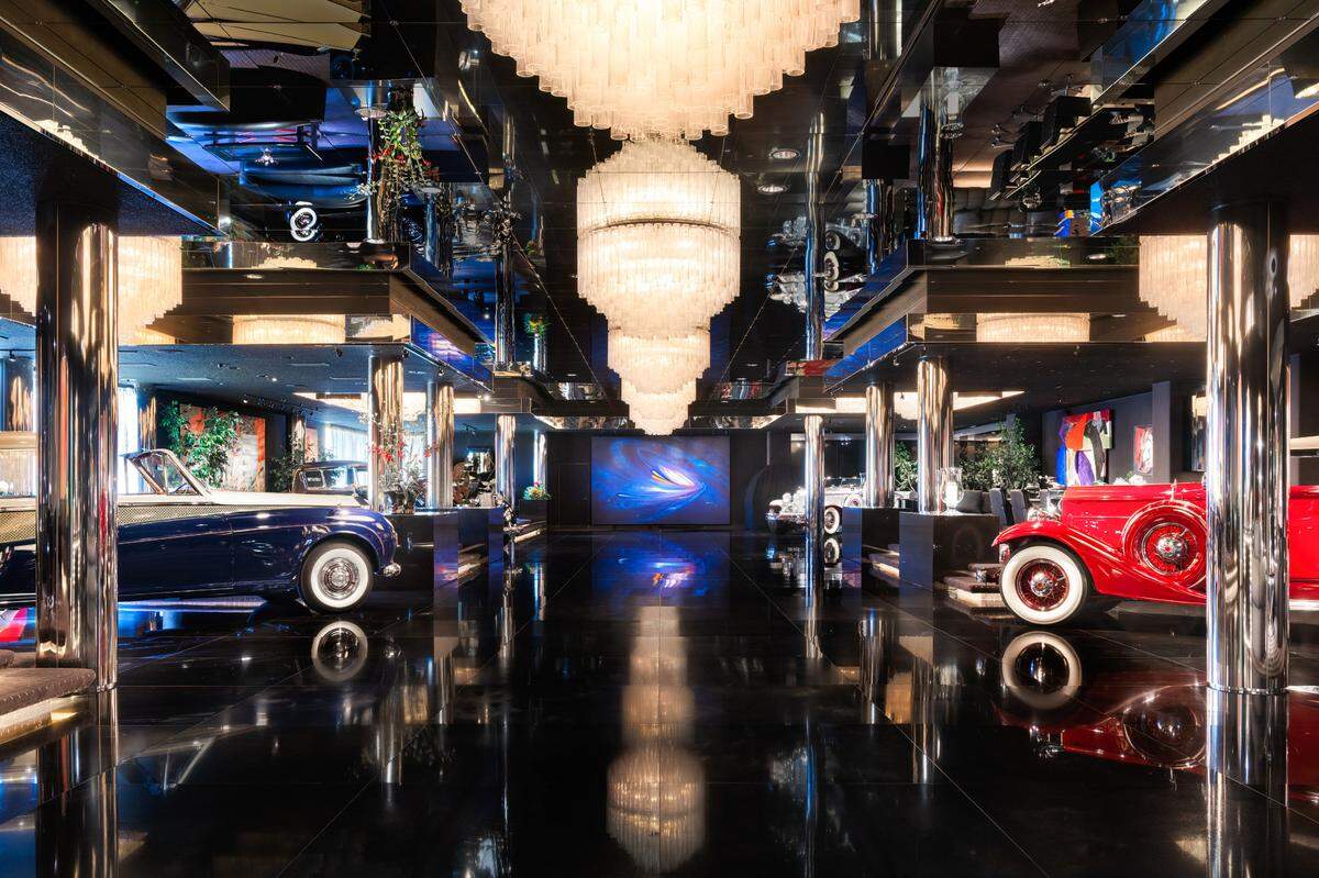 A garage built for displaying classic car collections.