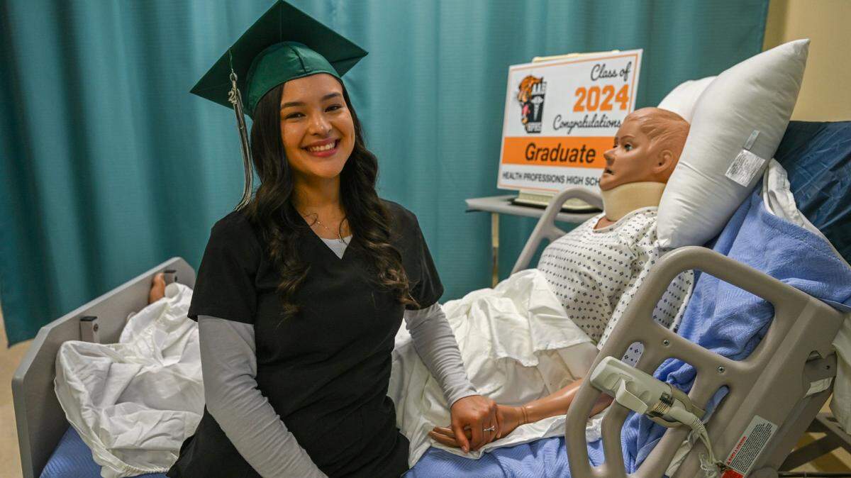 This Sacramento high school senior’s nursing goals honor generations of Mexican women