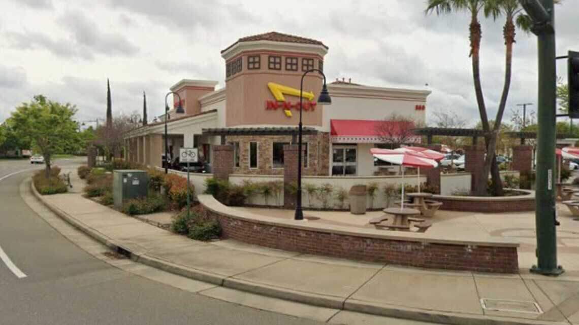 Lincoln football team’s In-N-Out photos went viral. Then came a takedown request