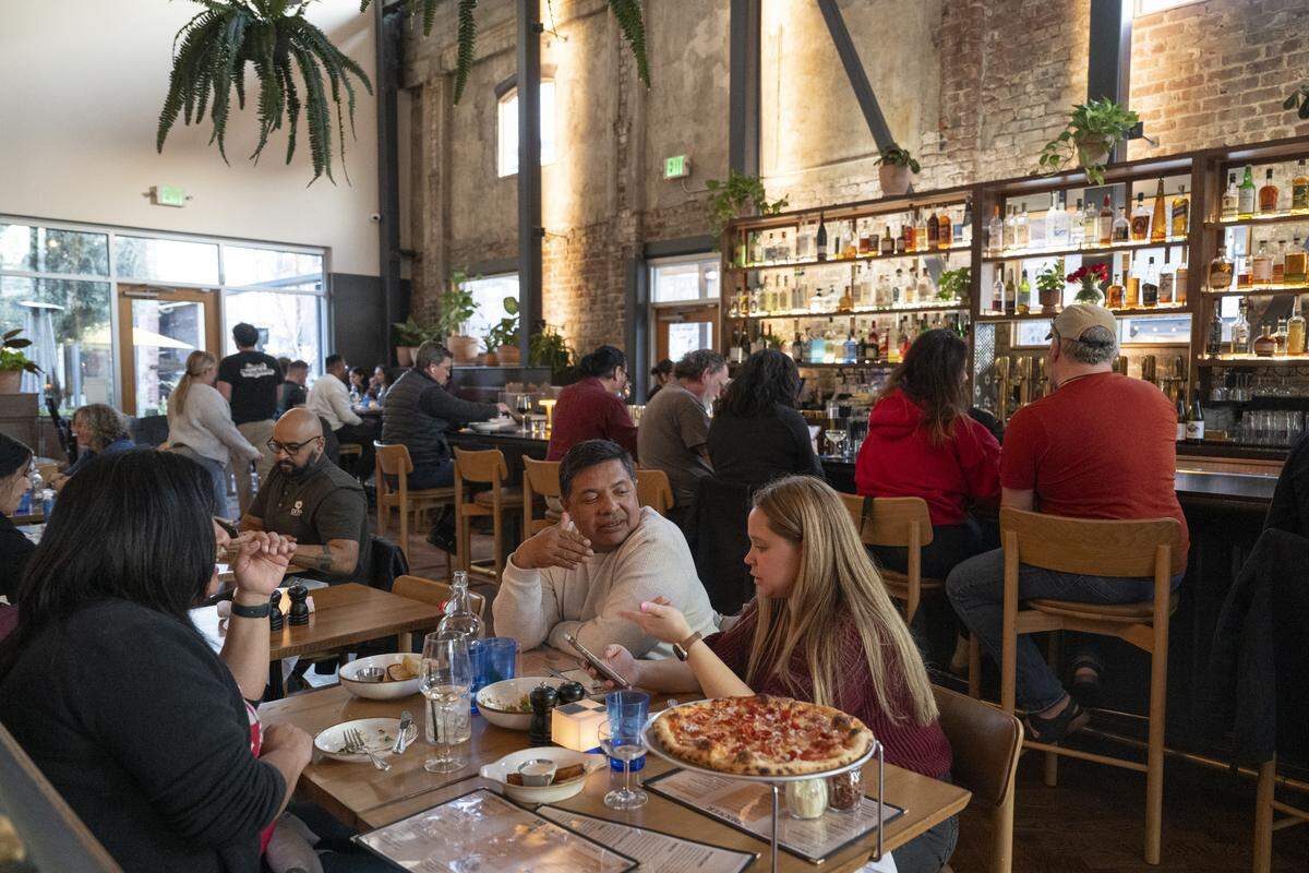 Customers dine at Good Neighbor in Sacramento on Thursday, Jan. 29, 2026.