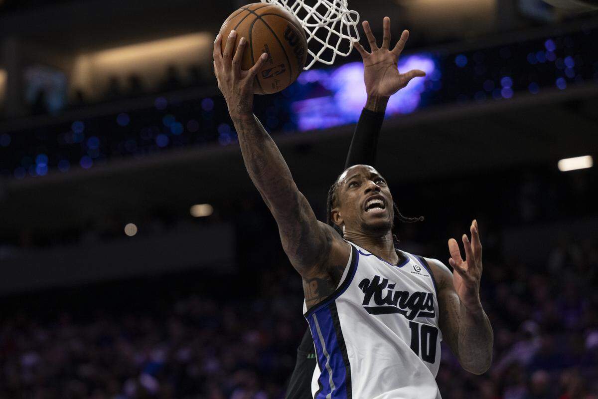 Sacramento Kings forward DeMar DeRozan (10) tries to score during a game at Golden 1 Center in Sacramento on Sunday, Nov. 9, 2025.