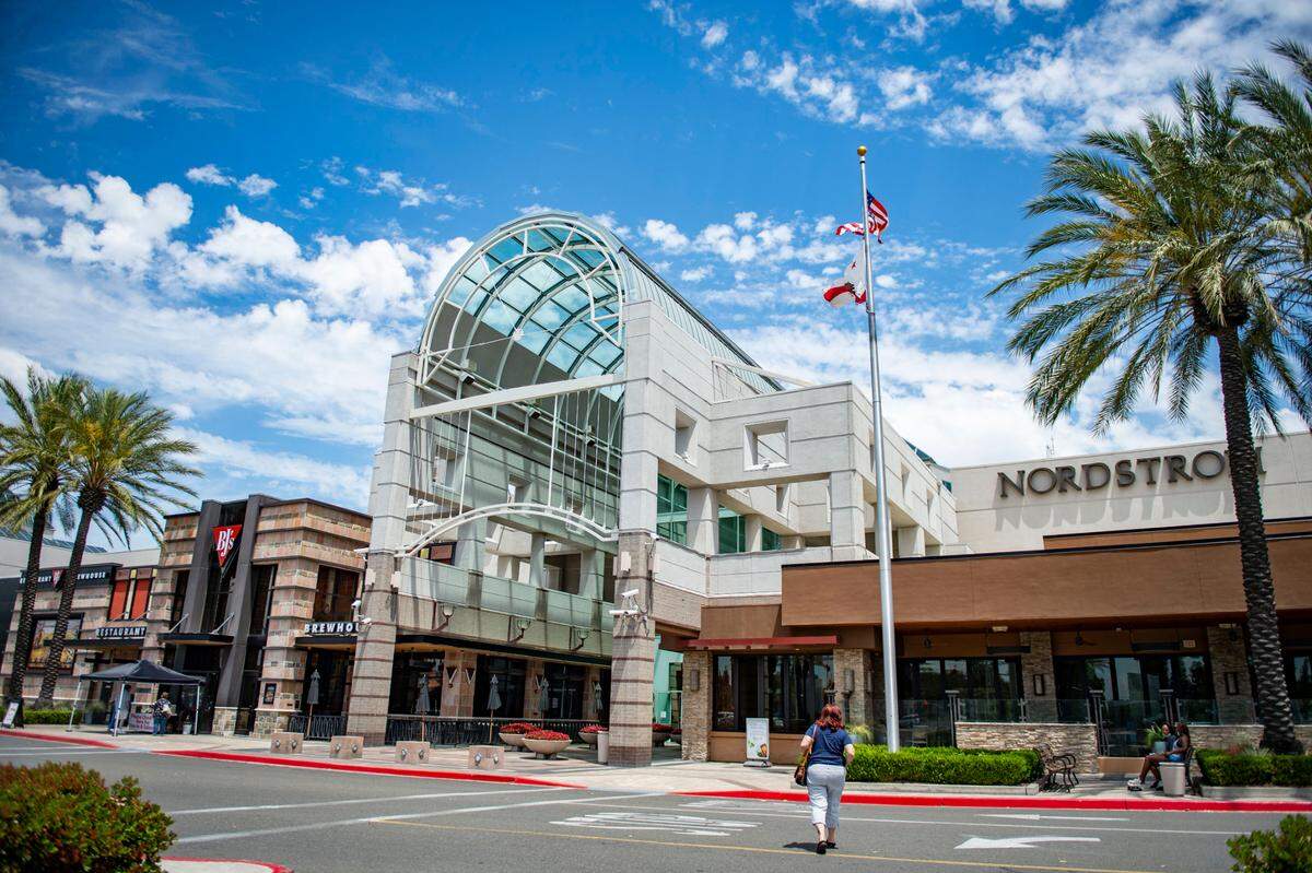 Arden Fair mall, first constructed in 1957 and completely overhauled in 1991, is a major landmark in the Arden Arcade area. The site was annexed by the city of Sacramento in 1961.