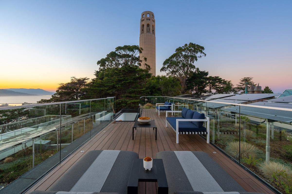 The four-story residence lies just 50 yards from the landmark Coit Tower.