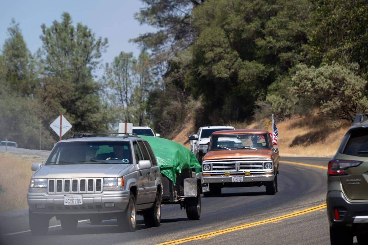 Foresthill-area residents flee the Mosquito Fire toward Auburn on Wednesday, Sept. 7, 2022.