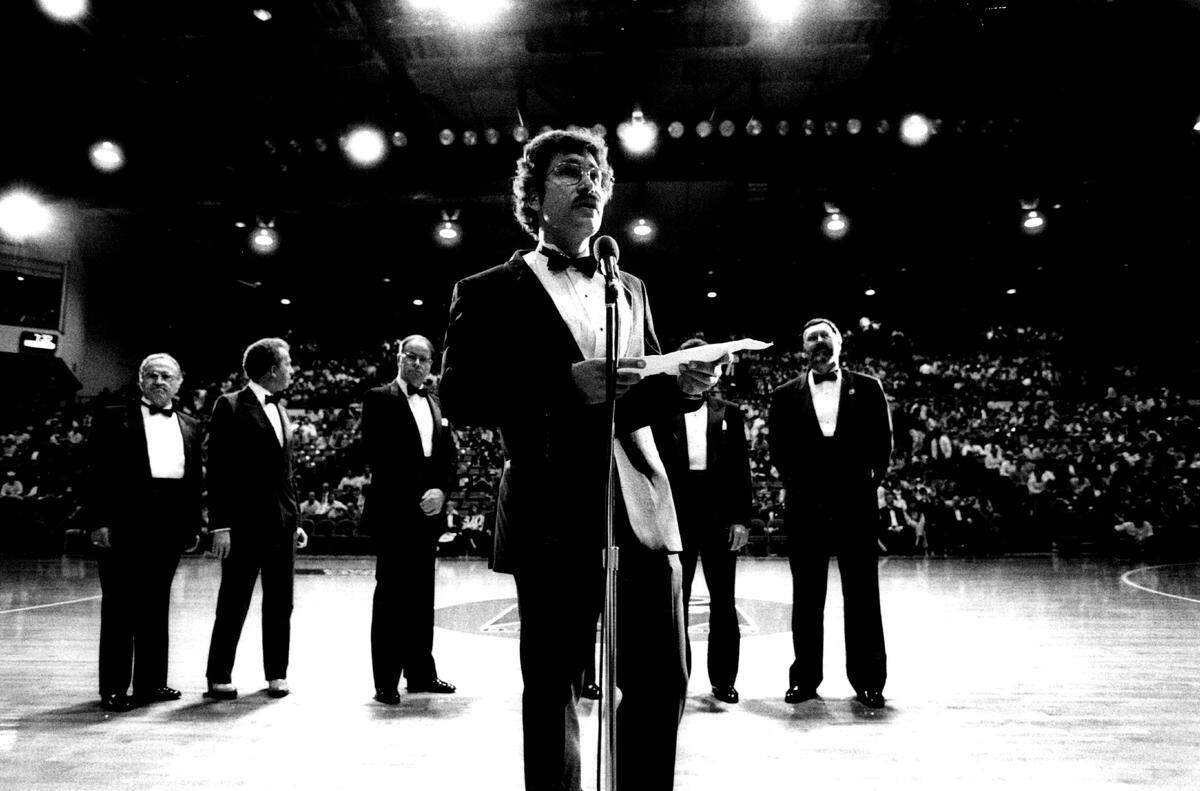 Gregg Lukenbill addresses the crowd at the opening ceremonies for the Sacramento Kings’ first arena on Oct. 26, 1985.