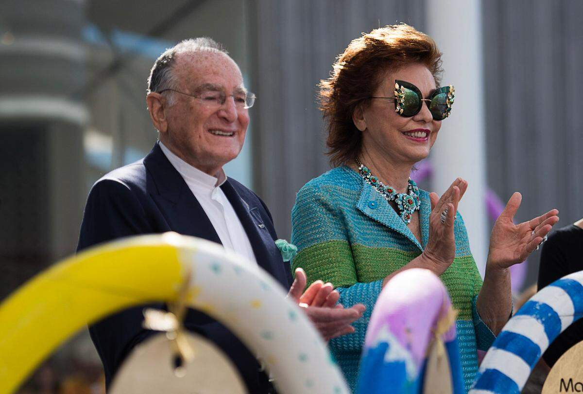 Jan Shrem, left, and Maria Manetti Shrem, center, celebrate the opening of the Jan Shrem and Maria Manetti Shrem Museum of Art at UC Davis on Nov. 13, 2016. Jan Shrem, who’s life in business turned to art and philanthropy, died last month at the age of 94.
