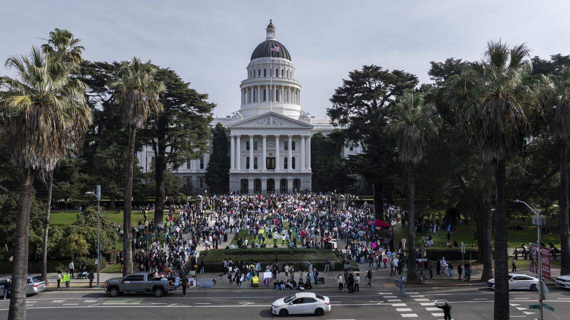 California Democrats advance anti-ICE bills, but friction emerges