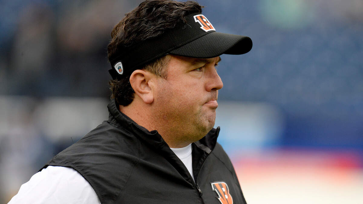 Cincinnati Bengals defensive coordinator Paul Guenther watches players warm up before a game between the Bengals and the Tennessee Titans Sunday, Nov. 12, 2017, in Nashville, Tenn.