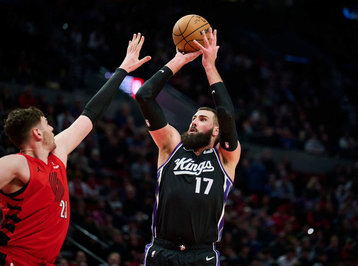 Sacramento Kings center Jonas Valanciunas (17) shoots a jump shot during the second half against Portland Trail Blazers center Donovan Clingan (23) on Thursday, Feb. 6, 2025, at Moda Center in Portland, Oregon.