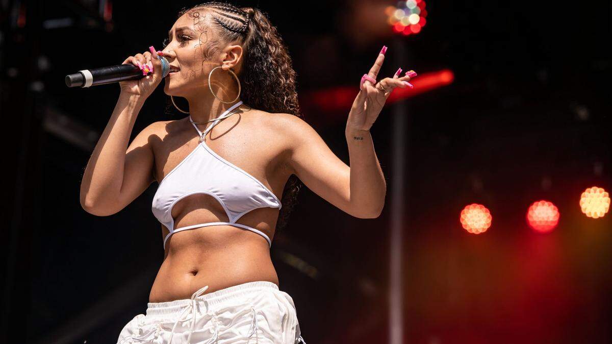 Sacramento region native Yelly, who grew up as Danielle Scales in Lincoln Village, performs on the first day of the Sol Blume music festival on Saturday, April 30, 2022, at Discovery Park in Sacramento. Yelly is performing at Harlow’s in midtown Sacramenton on Sept. 30.