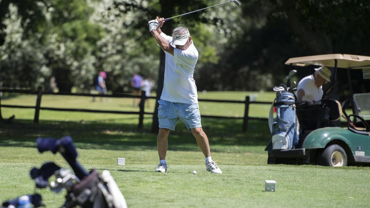 A player tees off at Sacramento’s William Land Park Golf Course in 2018.