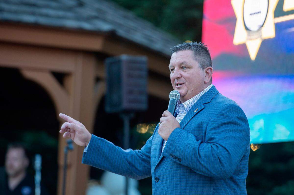 Sacramento County Sheriff candidate Jim Barnes speaks to guests gathered during an election watch party on Tuesday, June 7, 2022, at Sheldon Inn in Elk Grove. Undersheriff Barnes was trailing in early returns.