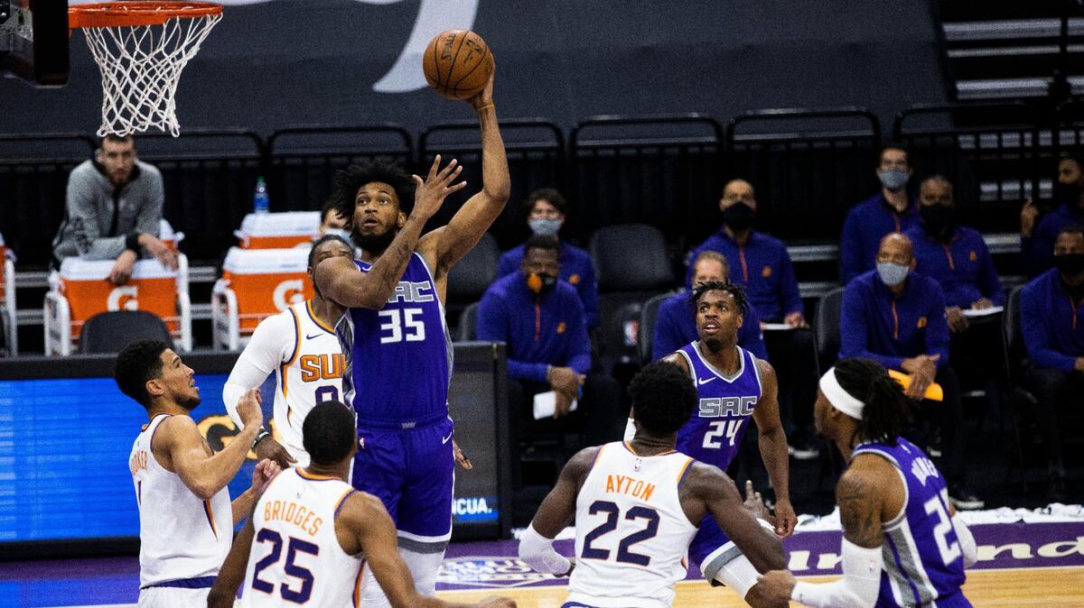 Sacramento Kings forward Marvin Bagley III (35) takes a shot against the Phoenix Suns in the first half at Golden 1 Center in Sacramento on Sunday, Dec. 27, 2020.