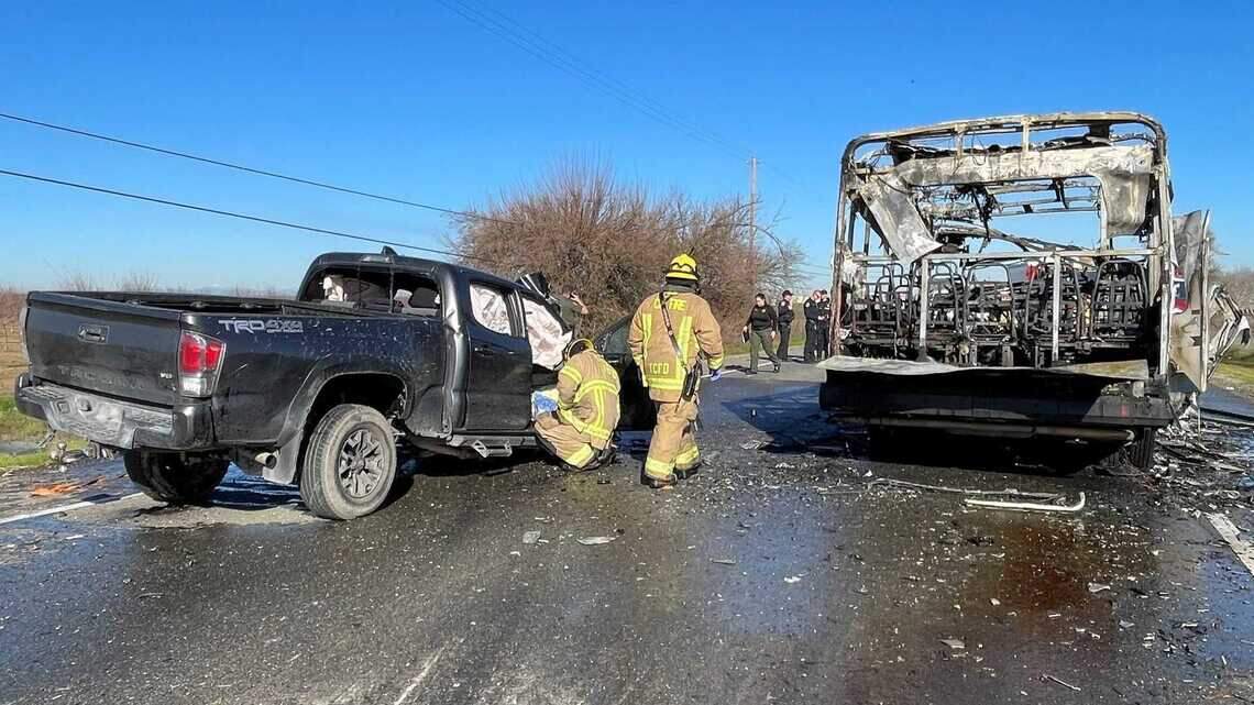 Pickup driver intentionally caused California bus crash that killed 6, officials say