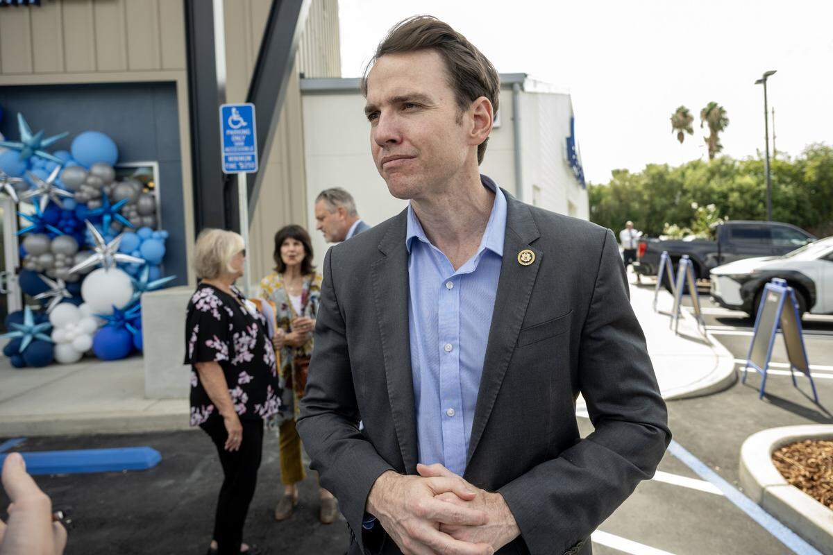 Congressman Kevin Kiley, R-Roseville, tours the new WellSpace Health outpatient clinic in Roseville in September 2025. Kiley has cited the $50 billion Rural Health Transformation Program included in President Donald Trump’s Big Beautiful Bill as a key tool to help rural hospitals weather upcoming Medicaid cuts.