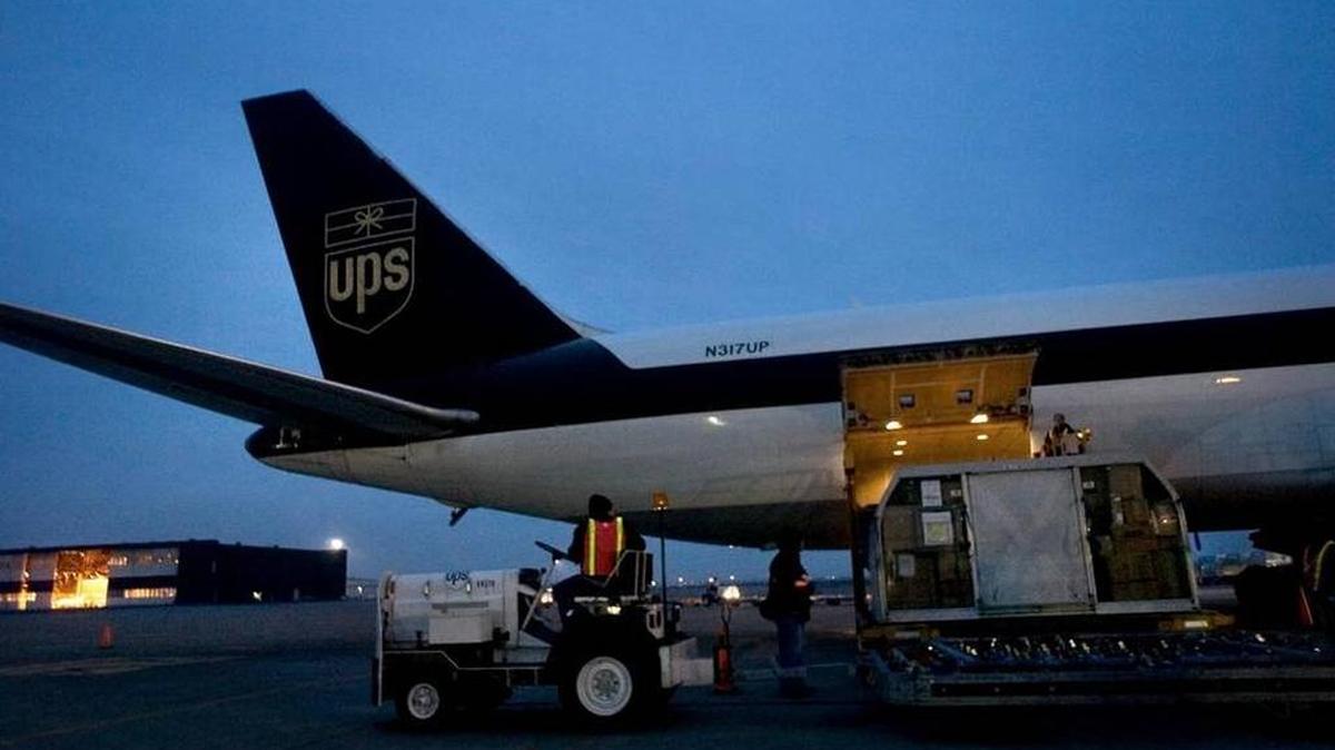 UPS projects that it will handle 1.3 million return packages to retailers on Thursday, January 5, 2017 – the busiest day in a week with an expected 5.8 million returns.