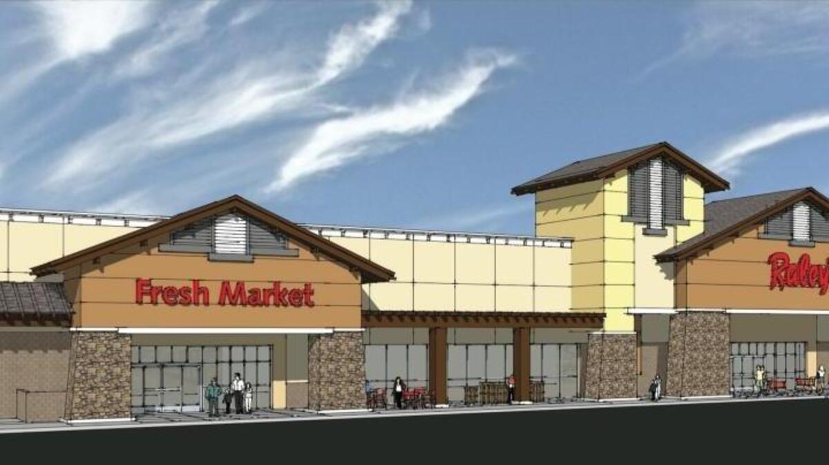 A rendering of a new supermarket planned for Rancho Cordova. Though the drawing has the Raley’s banner, the retail chain has not yet committed to the store brand it will locate there.