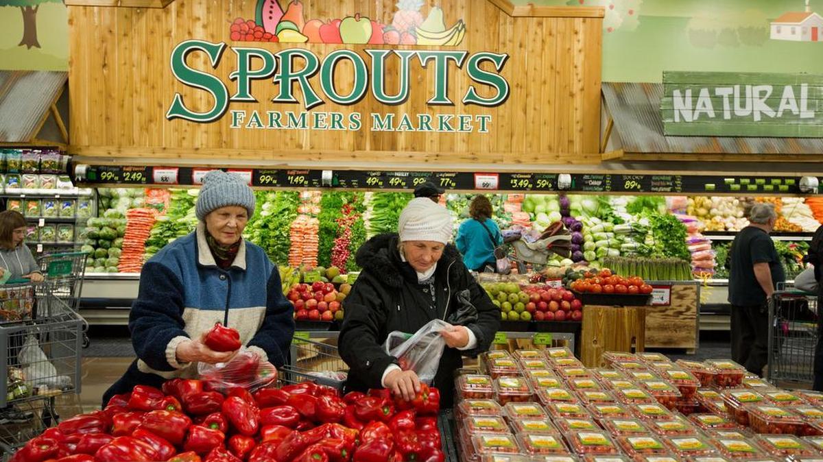 Nadezhda Rudkovskay, left, and her sister Vera Sosevichpick, both of Sacramento, pick out red bell peppers during the Sprouts grand opening in Citrus Heights on Wednesday, March 14, 2012. Another Sprouts is coming to North Natomas in 2018, the company announced Tuesday, Oct. 3, 2017.