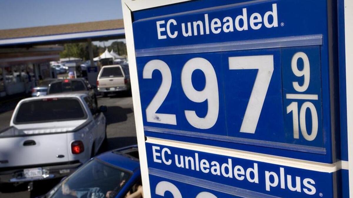 The average retail price of gas in Sacramento rose 2.7 cents last week to $2.66 a gallon. That’s up 16.7 cents from last month, but the current average is nearly 30 cents lower than it was at this time last year. ...Cars jockey for position at Arco AM/ PM on the SW corner of Auburn Blvd. and Greenback Lane in Citrus Heights - which has one of the lowest prices for regular unleaded gas in the region.
