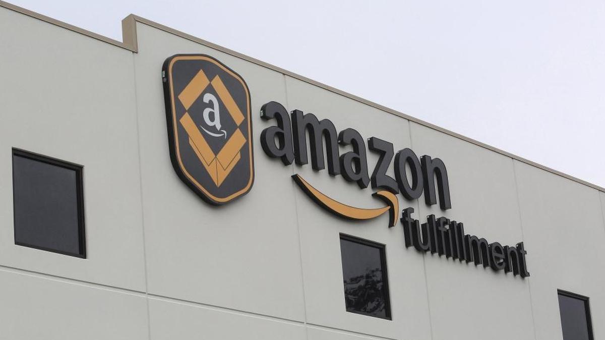 Amazon is bringing hundreds of jobs to Sacramento.