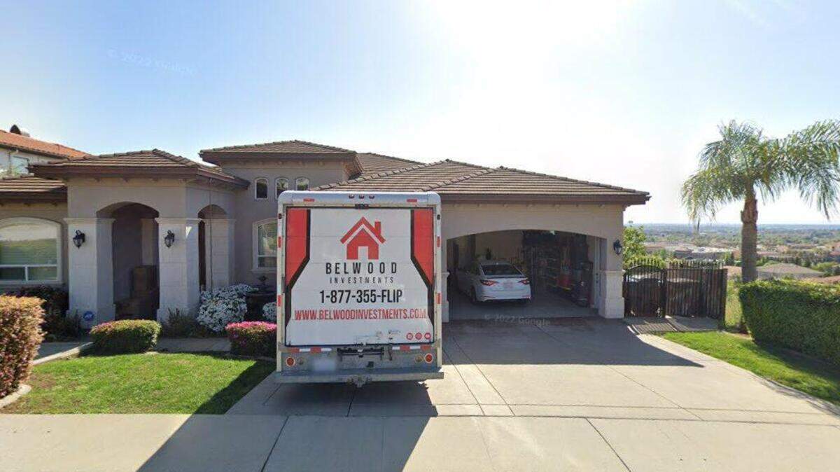 House on 400 block of Serpa Way