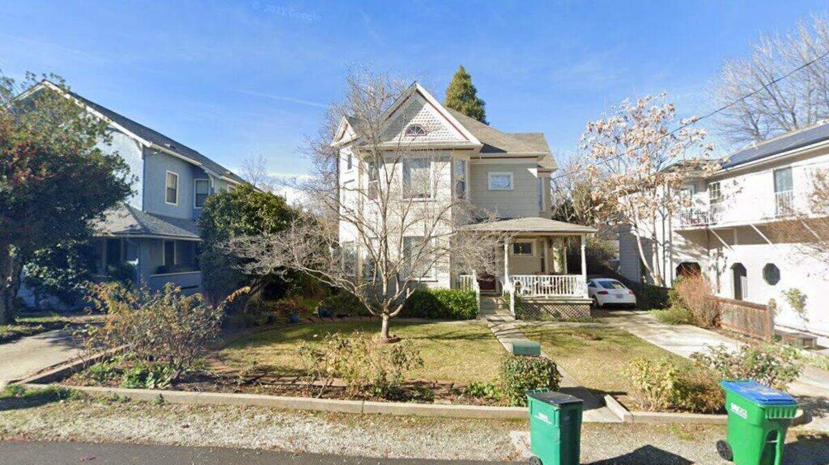 House on 14000 block of Mount Auburn Circle
