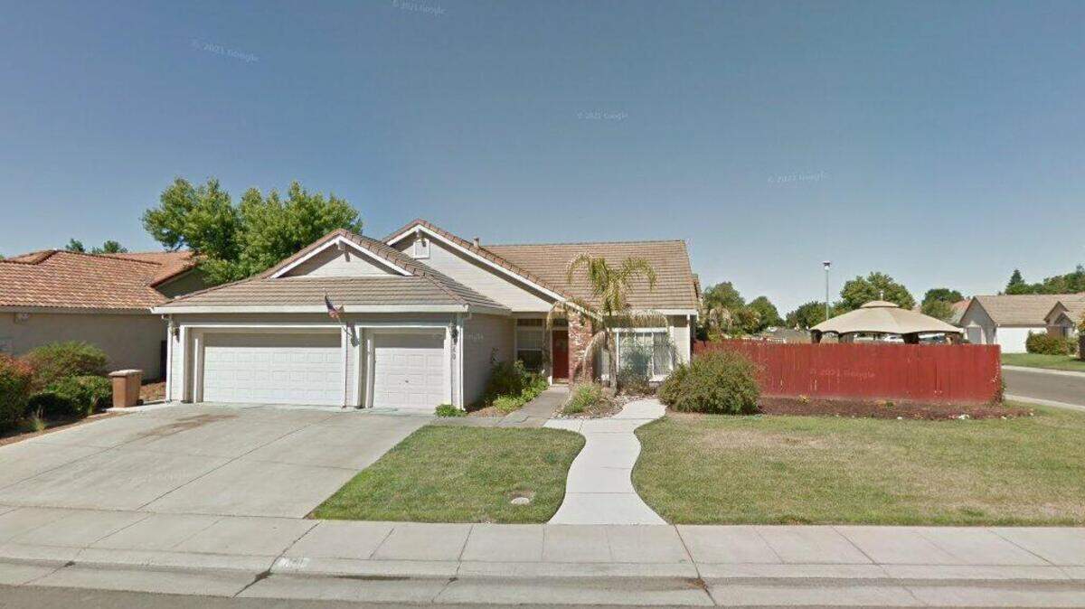 House on 800 block of Taft Way