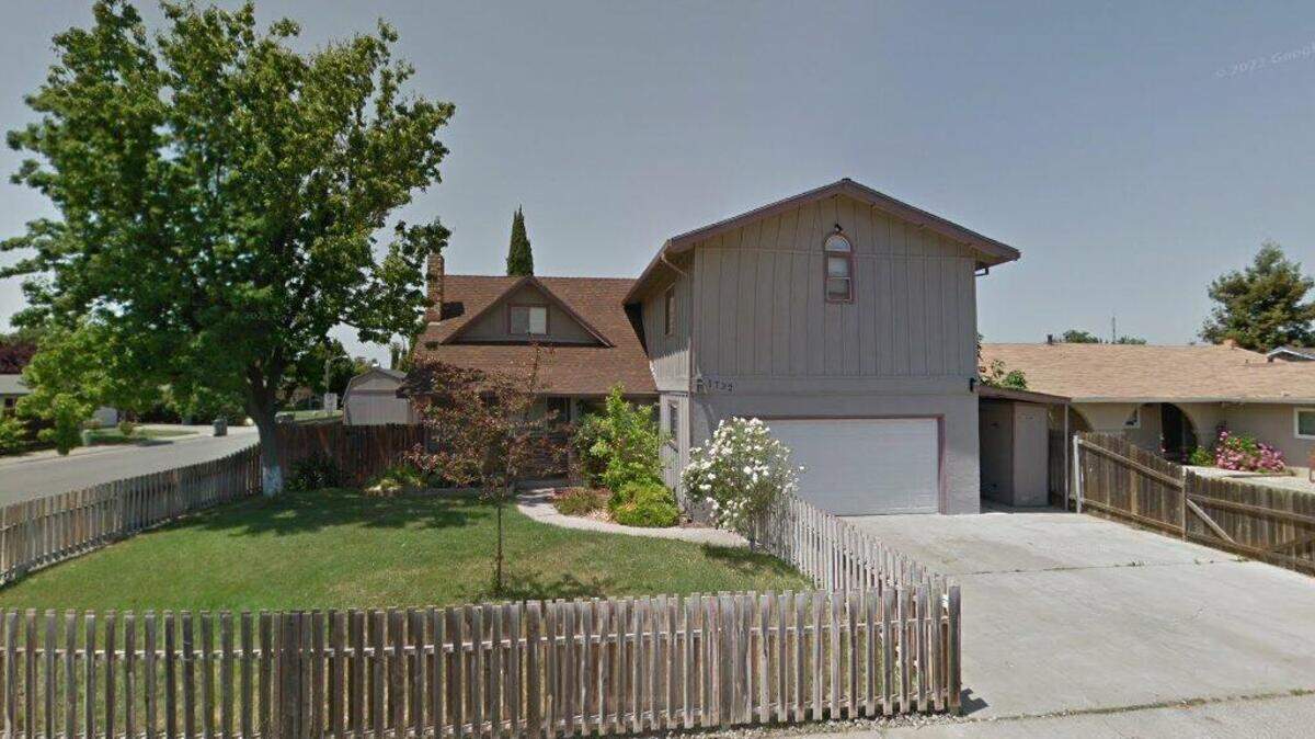 House on 2500 block of Webster Court