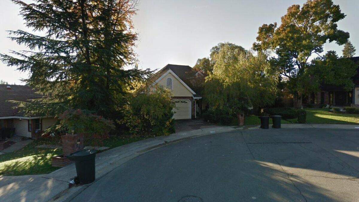 House on 400 block of Arran Court