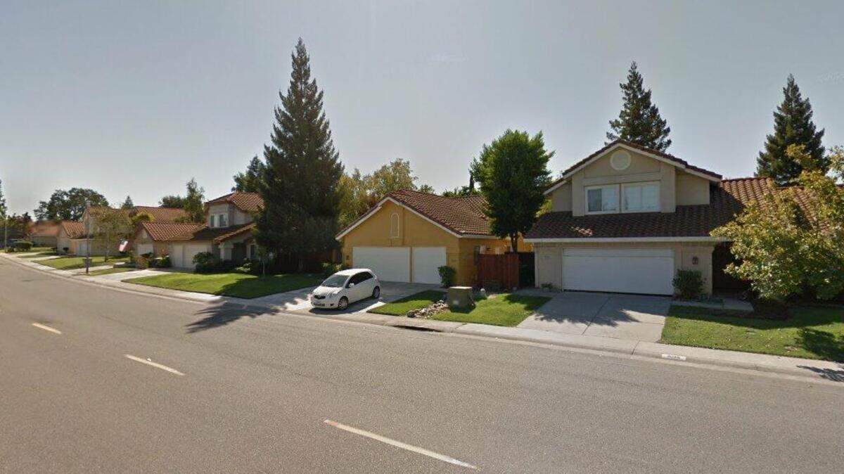 House on 900 block of Pinedale Avenue