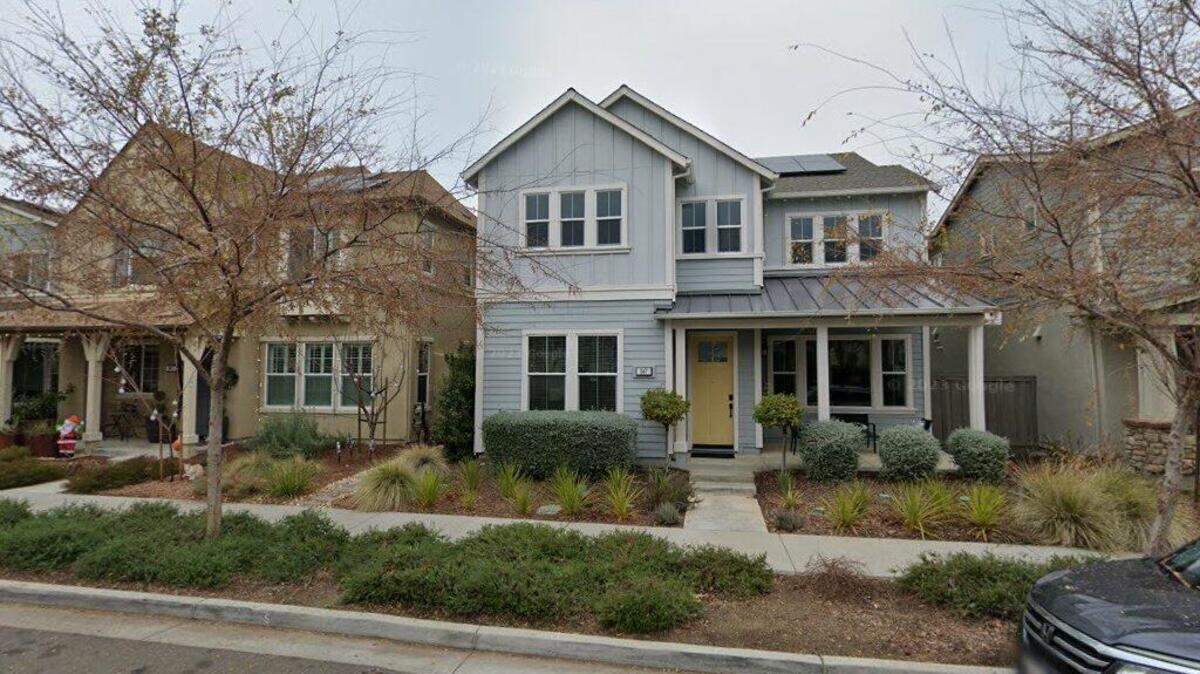 House on 900 block of Woodbury Lane