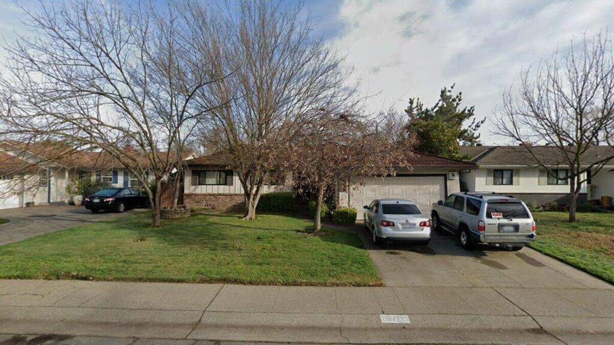 House on 100 block of 40th Street