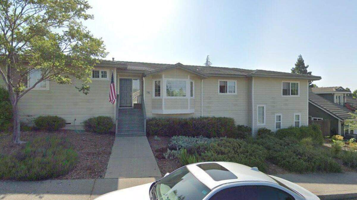 House on 1400 block of Foxridge Circle