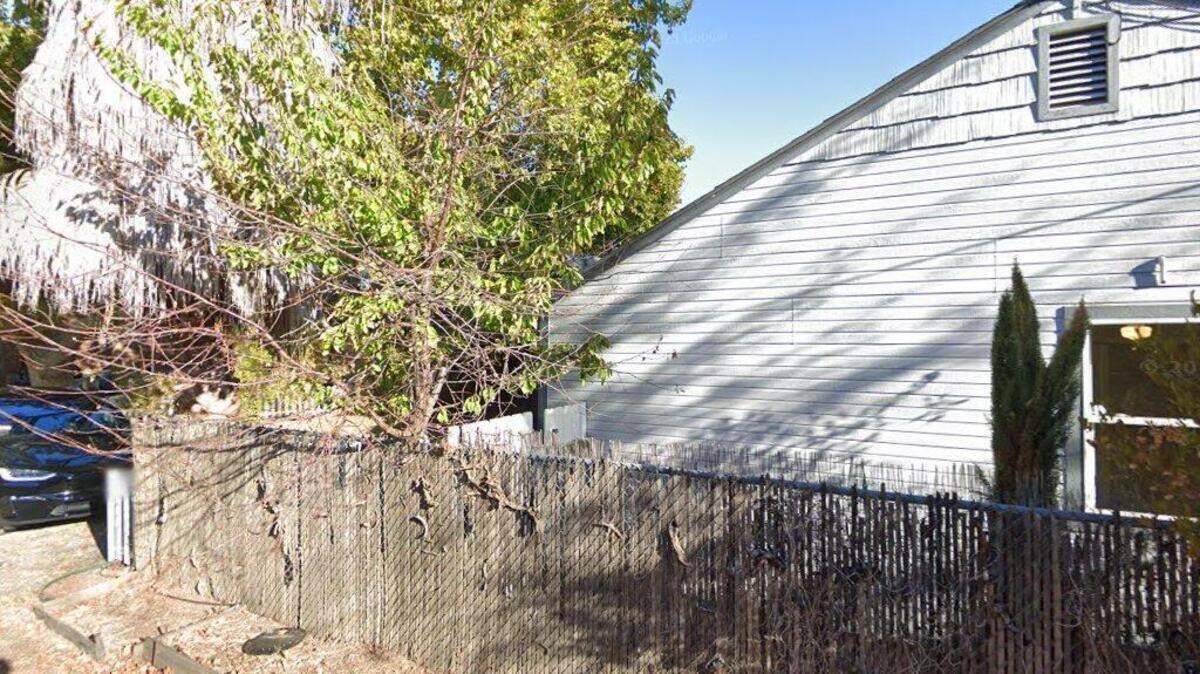 House on 400 block of 20th Street
