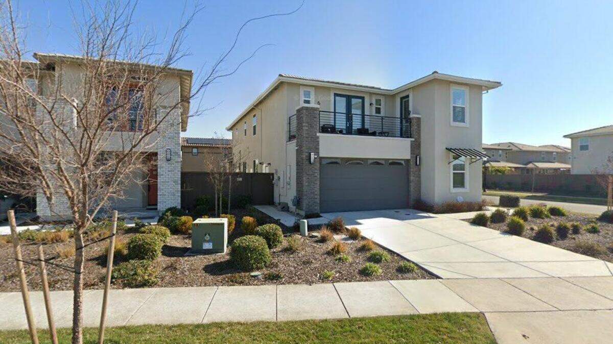 House on 200 block of Vista Cove Circle