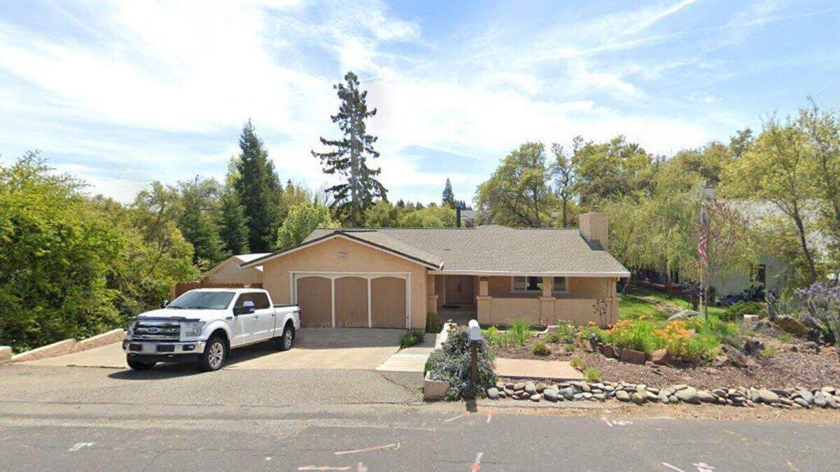 House on 3000 block of Gateway Drive
