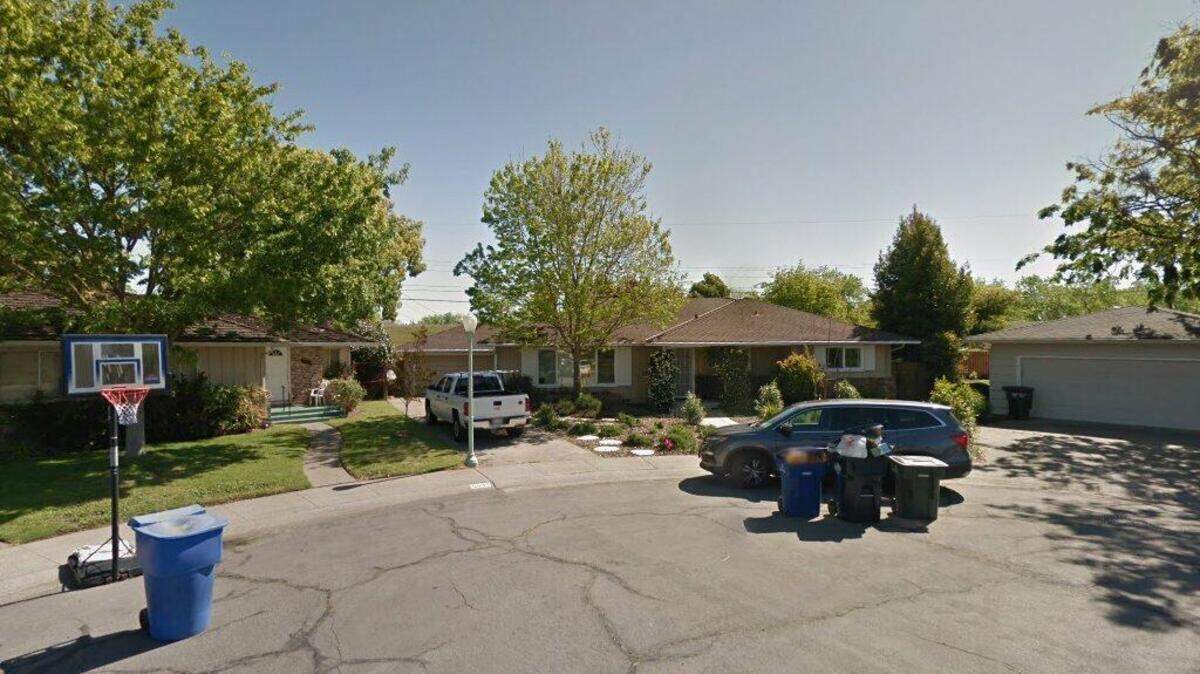 House on 5600 block of Balboa Circle
